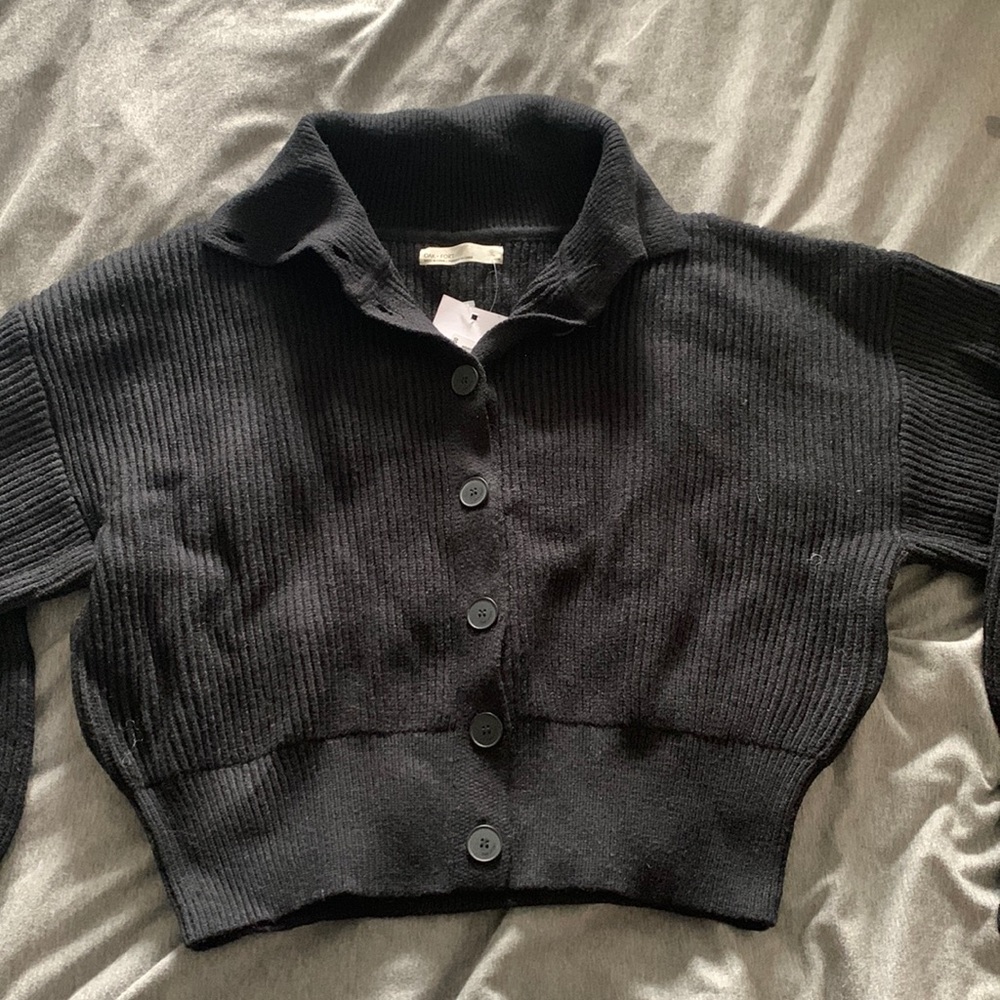 Oak and fort cropped black button up sweater
